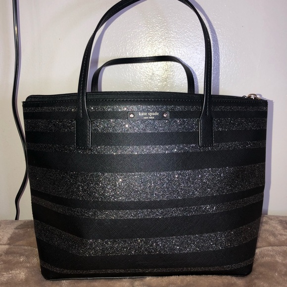 kate spade Handbags - Kate Spade Hani Haven Lane Stripped Tote Bag